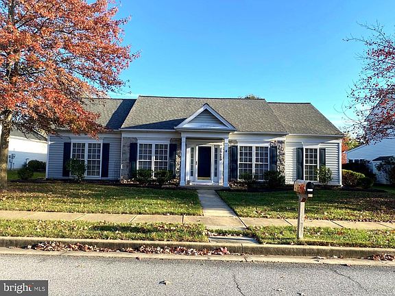 2nd image of 29689 Lyons Dr