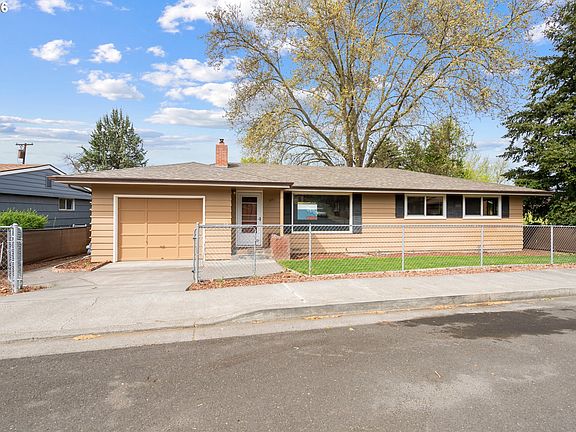 2nd image of 801 SW 37th St