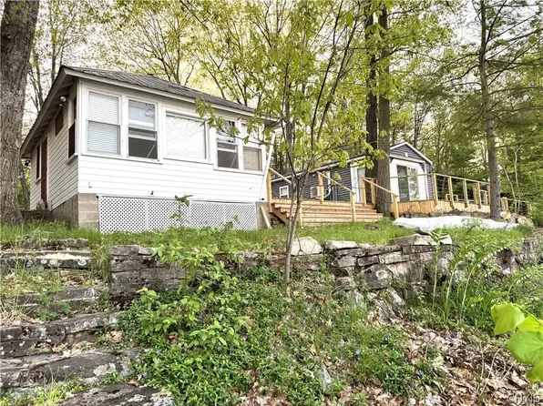 39498 Hyde Lake Rd, Theresa, NY 13691