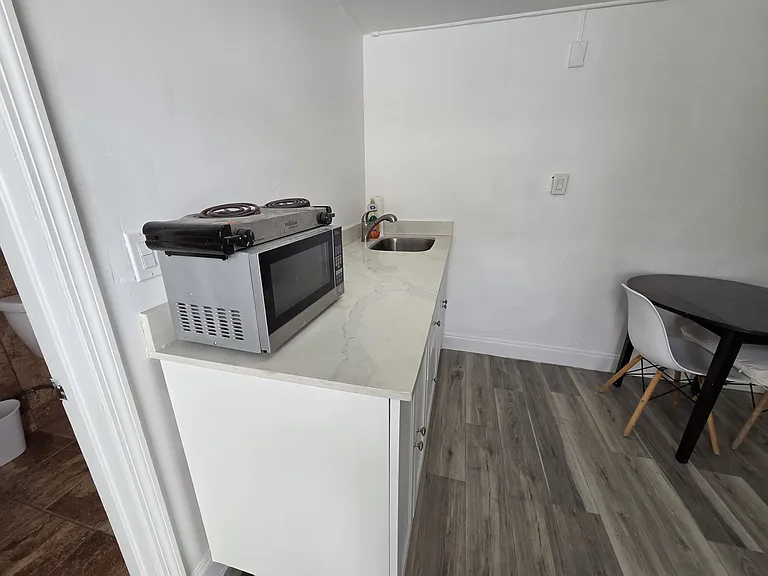 4824 SW 45th Ave — Photo 11