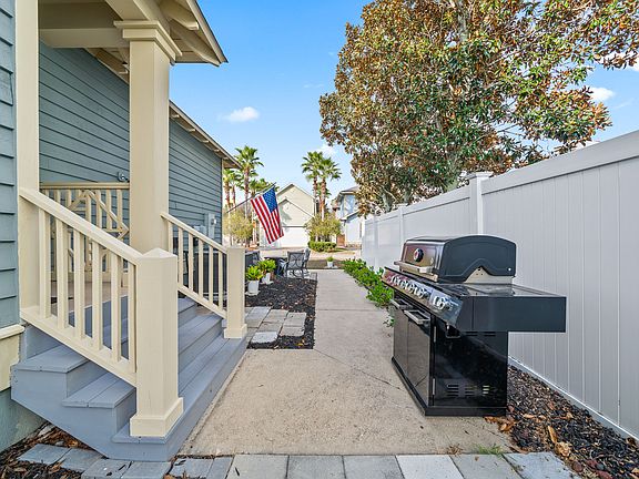 5th image of 408 Savannah Park Way