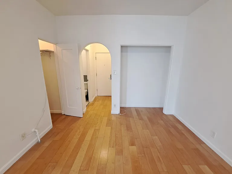 839 Parkman Ave — Photo 13