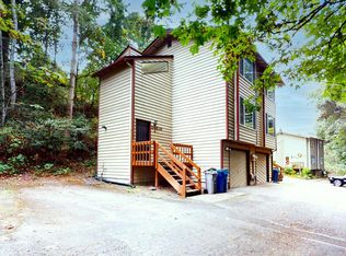 25215 Lake Fenwick Rd #A, Kent, WA 98032