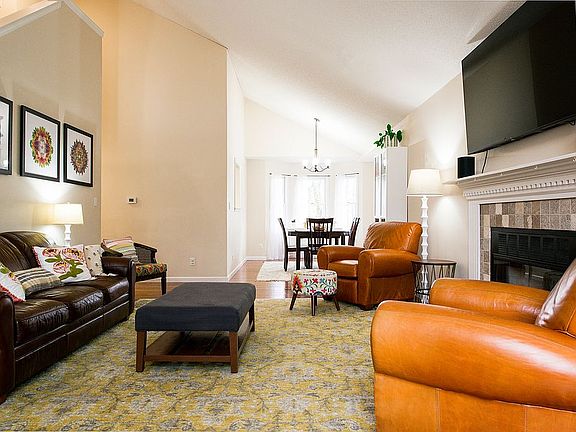 4th image of 4318 E Whitley Dr