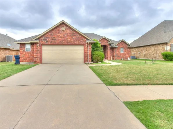 10320 Queensbury Dr, Yukon, OK 73099