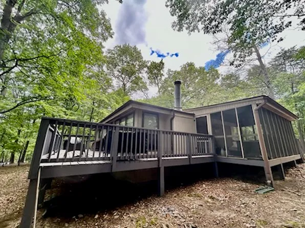 65 Pathfinder Ln, Hedgesville, WV 25427