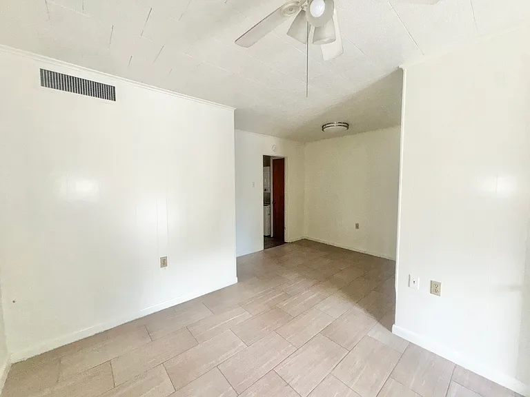 48 Whitmar Dr #1C — Photo 2
