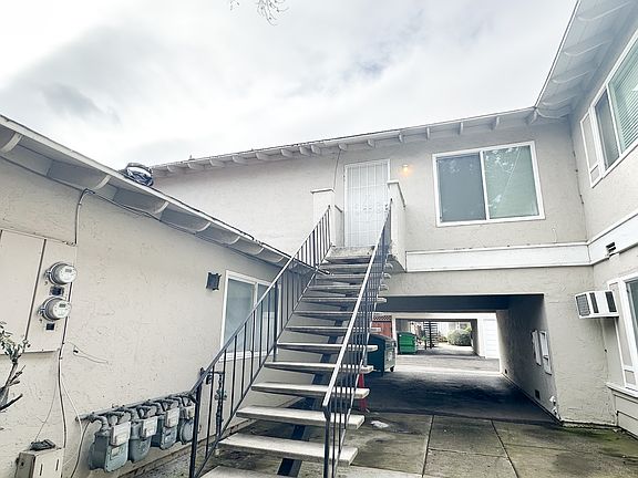 4th image of 1775 De Marietta Ave #4