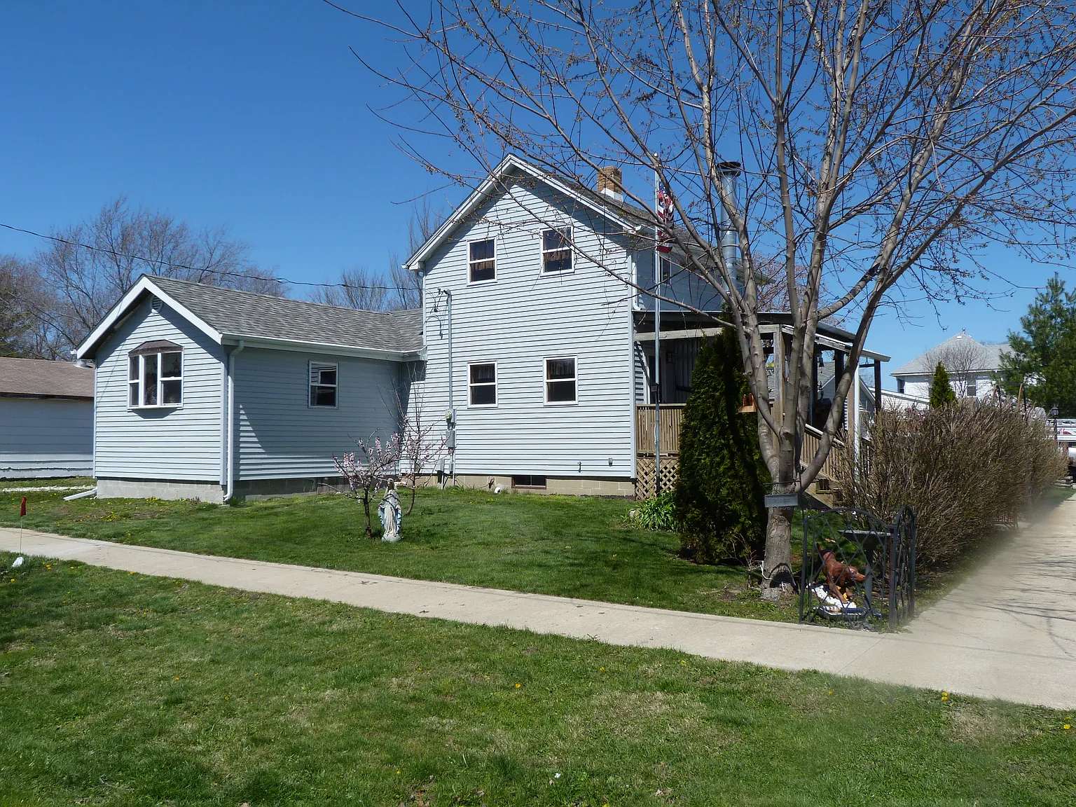 200 N Elm St photo 1