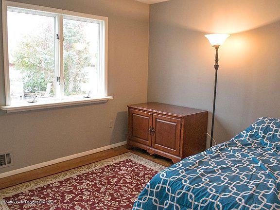 5th image of 6 Lakeside Pl
