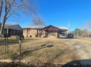 100 Rowe Ave, Pocola, OK 74902