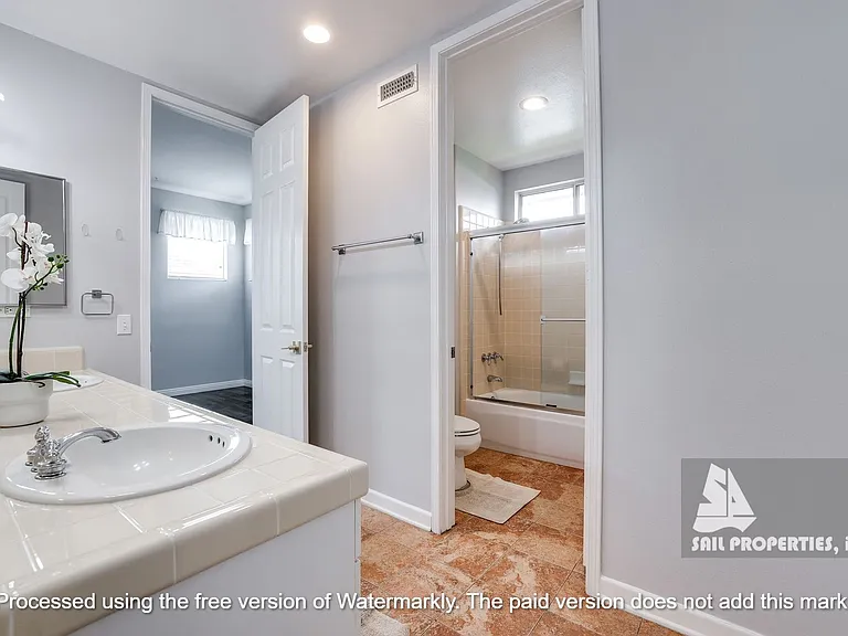 6885 Cambria Cove Cir — Photo 12