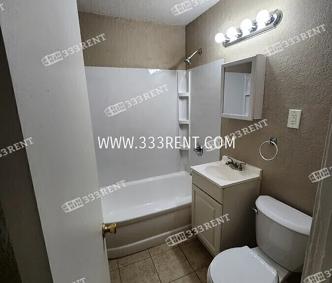 2550 S 51st St — Photo 9