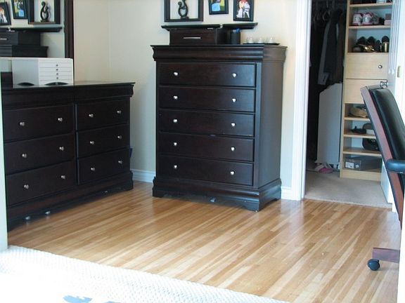 Split-level master, with HUGE walk-in closet!