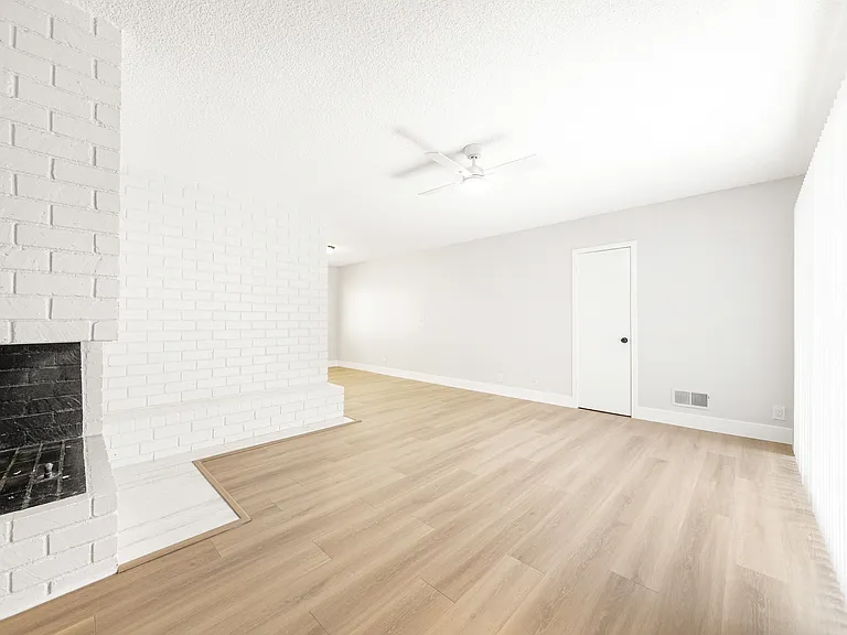 11126 Crenshaw Blvd #1 — Photo 4