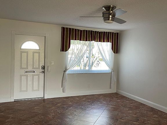 4th image of 120 SW 15th Court
