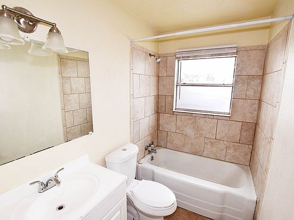 2nd image of 102 W Shandon Ave
