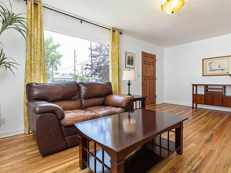 2228 W Frederic St — Photo 5