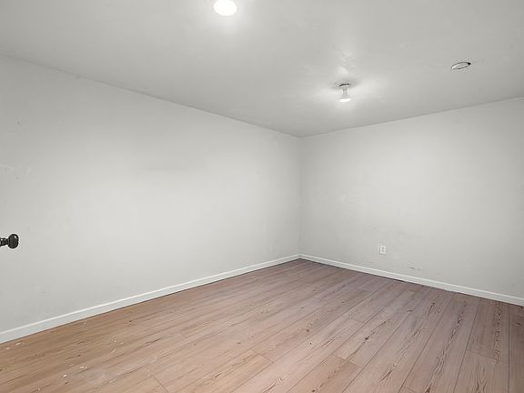 5th image of 685 Ithaca Pl