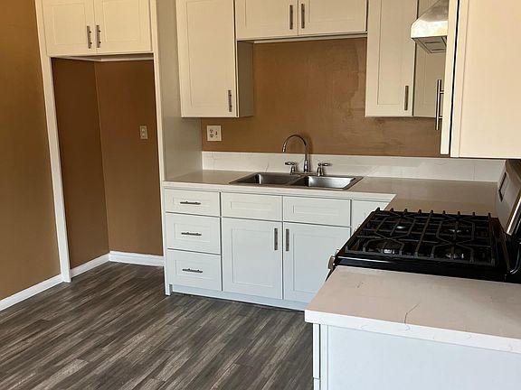 3rd image of 1147 N Loma Vista Dr APT 2
