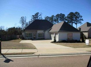 123 Freeland Ln, Clinton, MS