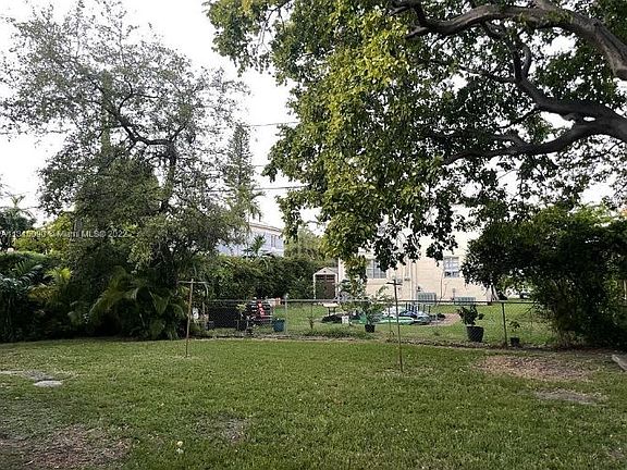 3rd image of 2343 NW 14th St #1