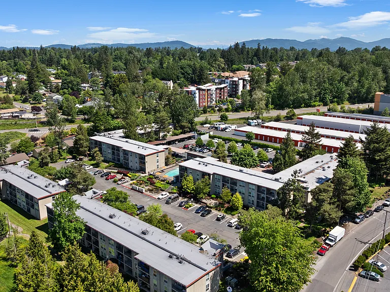 The Aviator Apartments — Photo 40