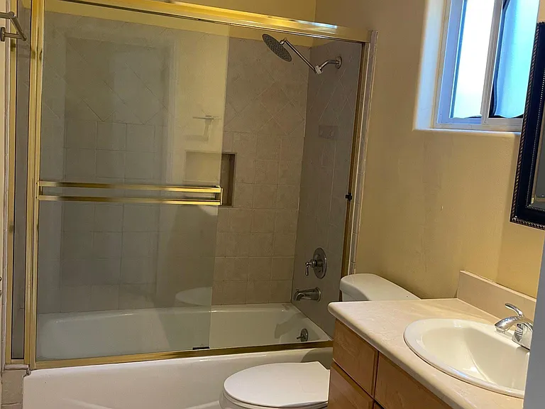 5111 Avenida Oriente — Photo 7