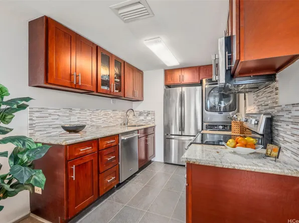 700 Richards St APT 802, Honolulu, HI 96813