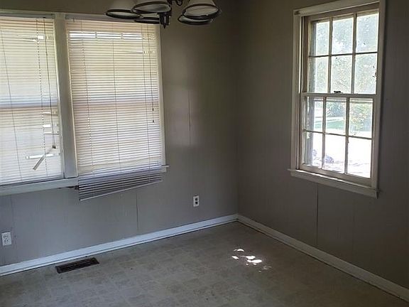5th image of 4004 McClain Ln NW