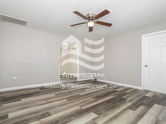 970321_003_wm_-_living_room_13512928.jpg