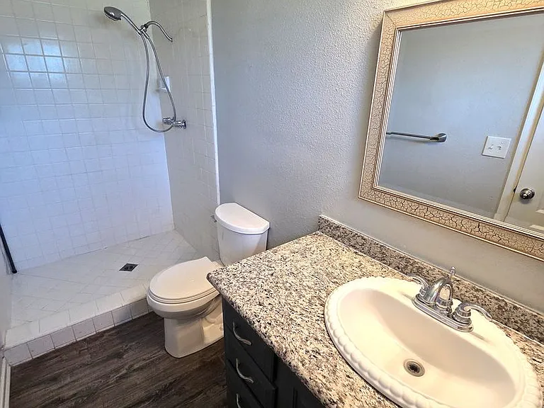 1800 W School Ave — Photo 8