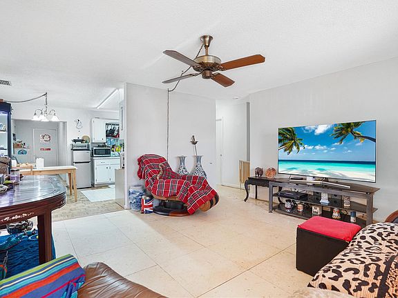 3rd image of 6261 SW 8th Street