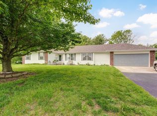 266 S Finch Rd, Clever, MO 65631