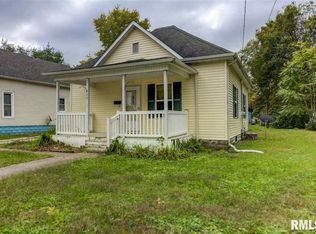 823 E Adams St, Taylorville, IL