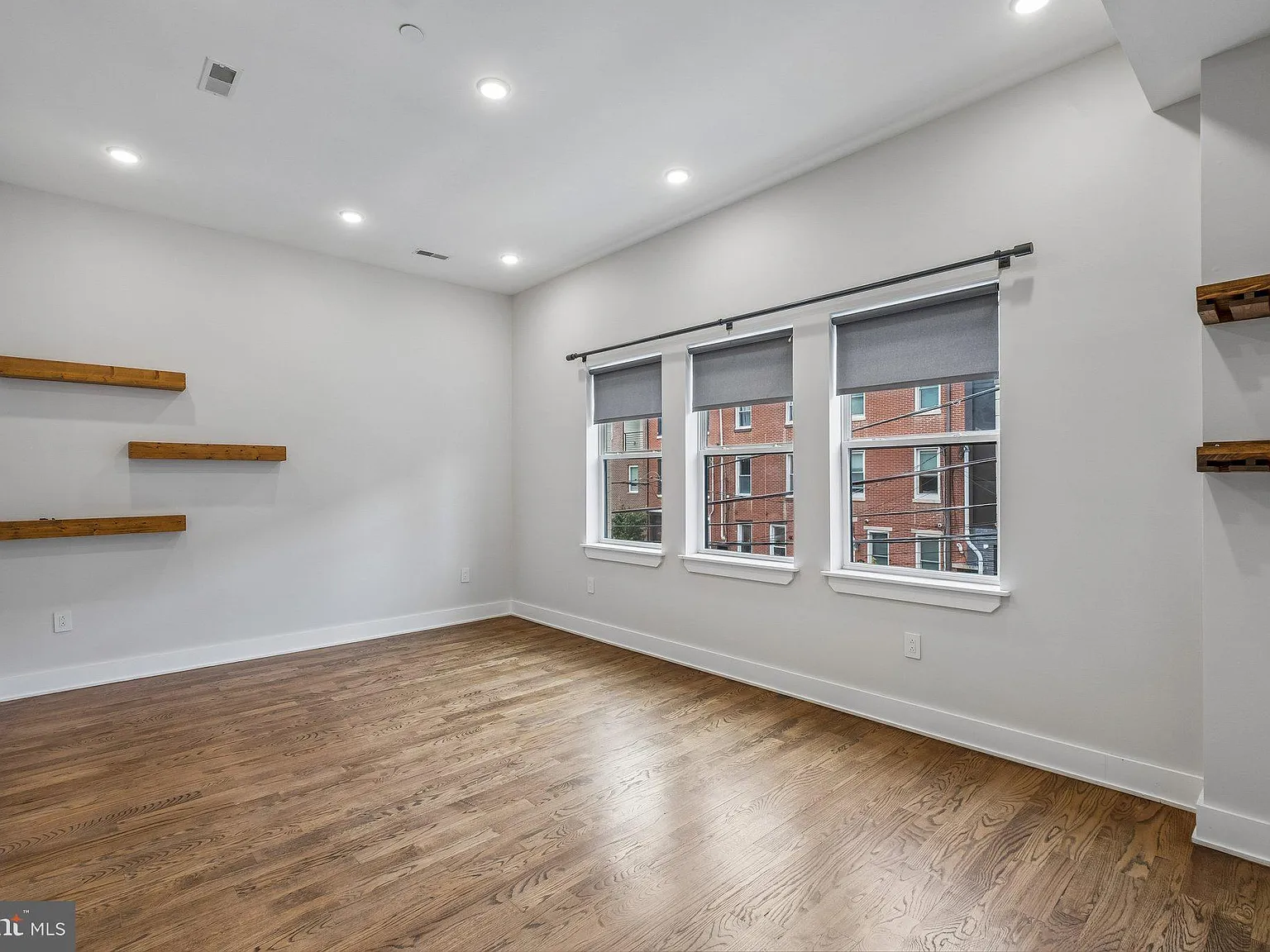 2 bed, 2.0 bath, 1246 sqft, $2,545 — Photo 3
