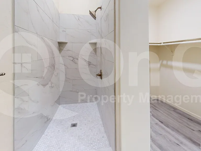 3726 E Mercedes Ct — Photo 2
