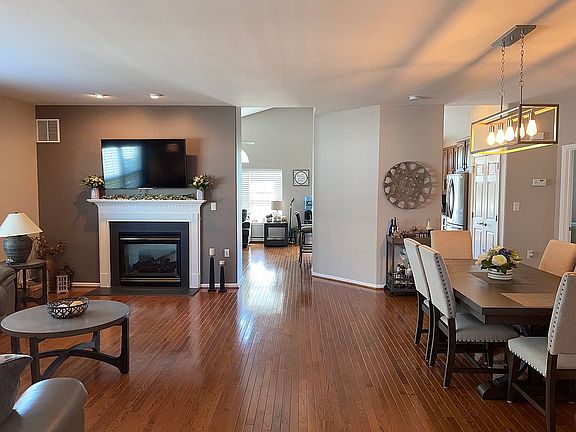 4th image of 45 Verona Dr