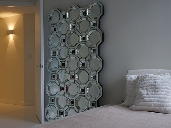 4th image of 19333 Collins Ave APT 310
