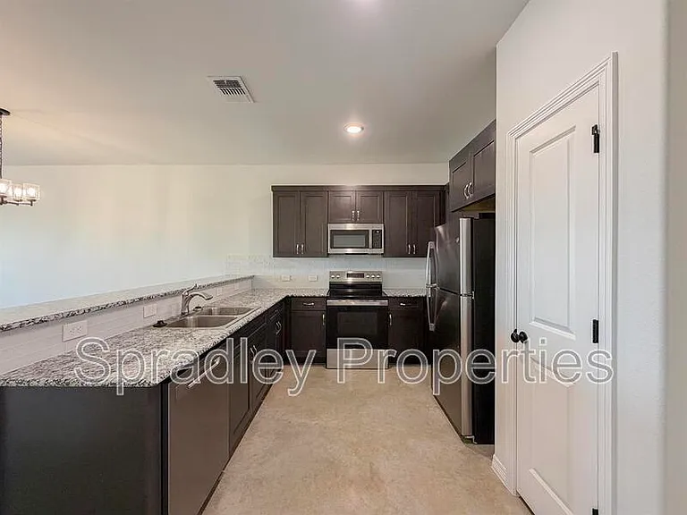 303A Juniper Dr — Photo 8