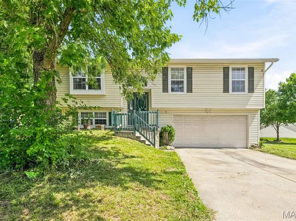 9 Fort Zumwalt Dr, O'Fallon, MO 63366