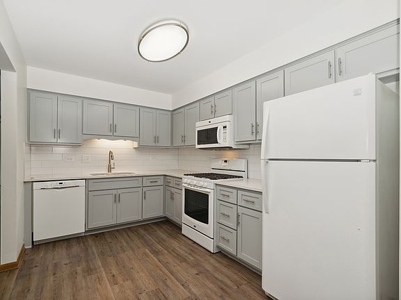 3rd image of 2636 Crescenzo Dr #C