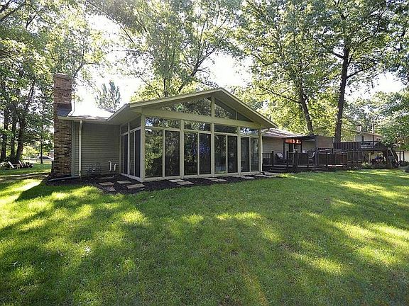 2nd image of 51139 Winding Waters Ln #L