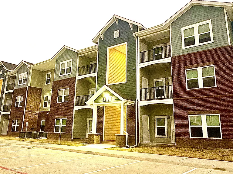 Mill Stream Apartment Homes — Photo 11
