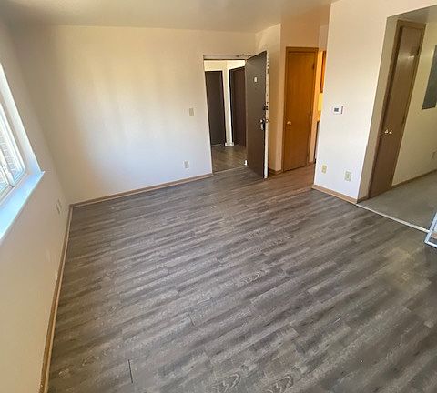 5th image of 1036 Cherry Dr #11