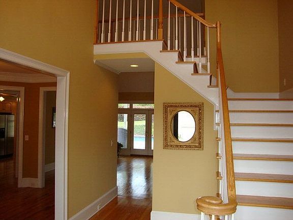 2nd image of 302 Long Cove Ct