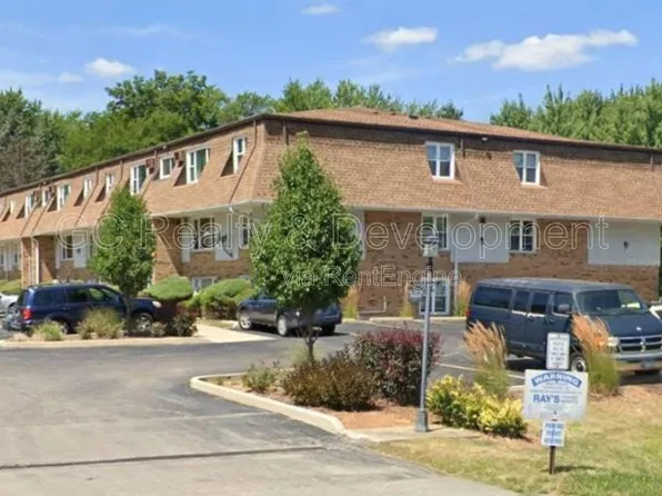 314 N Warwick Ave #Ga, Westmont, IL 60559