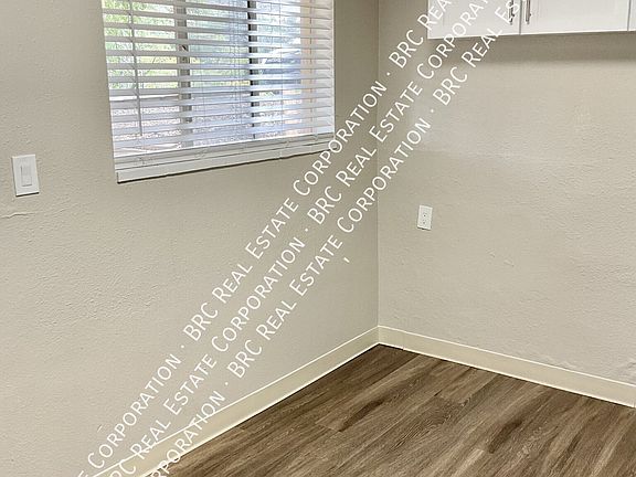 3rd image of 320 Washington Ave APT 2