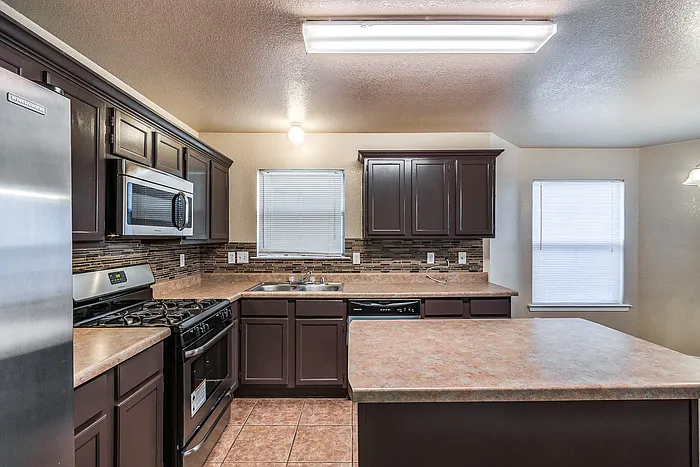 10932 Duster Dr — Photo 5