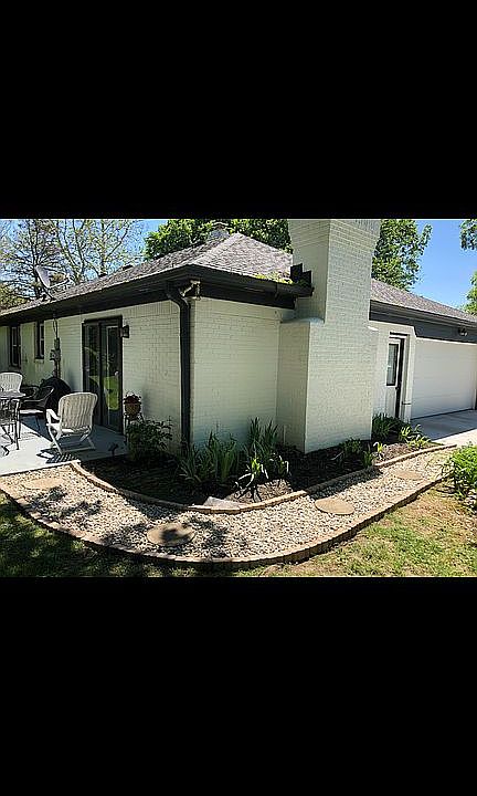 2nd image of 3030 Barnard St